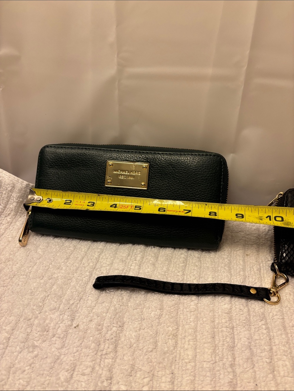 Michael Kors - Picture 3 of 10